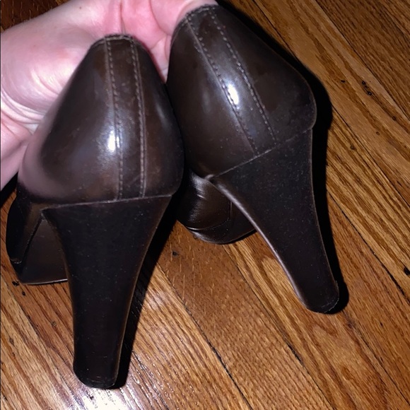 ‼️😍Tory Burch pumps. Brown leather😍 - Picture 4 of 6